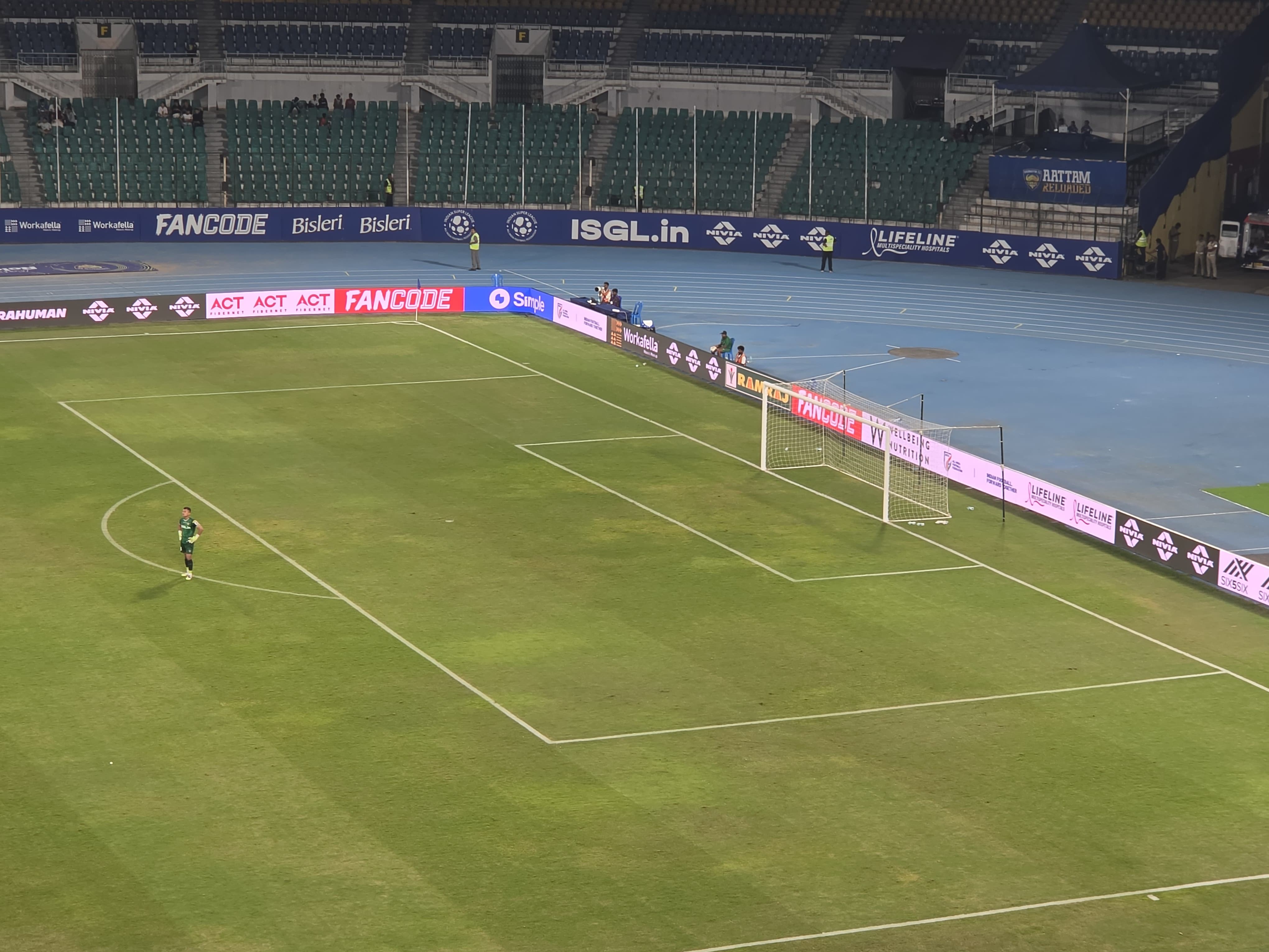 PiX side stand perimeter view